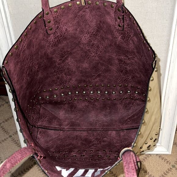 Sydney Love tan sueded leather tote with burgundy leather lining and studs NWOT - Picture 7 of 13